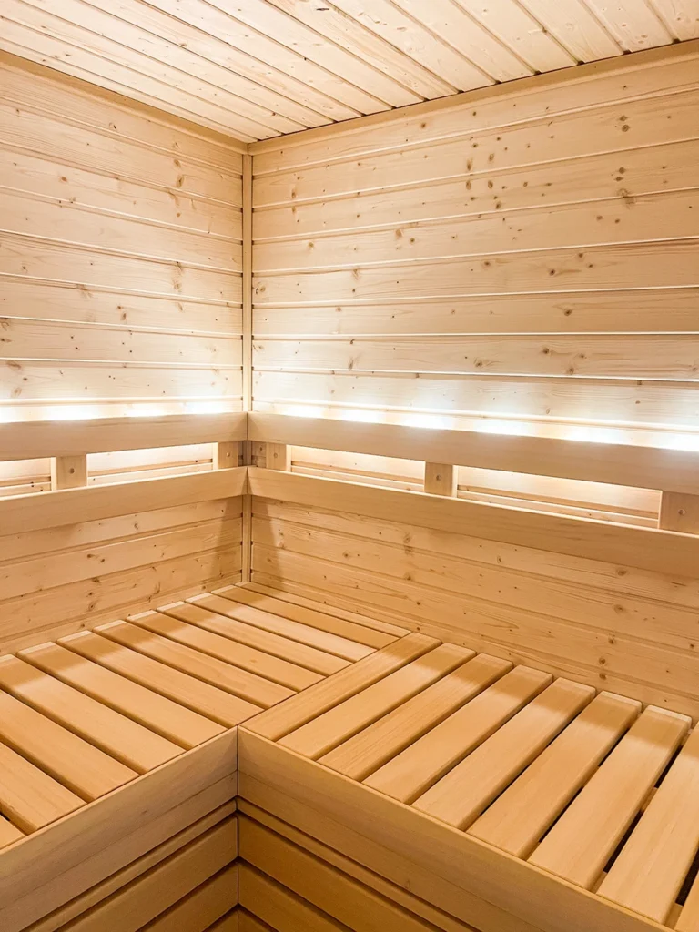 nordic spruce sauna with 2-bar abachi backrest